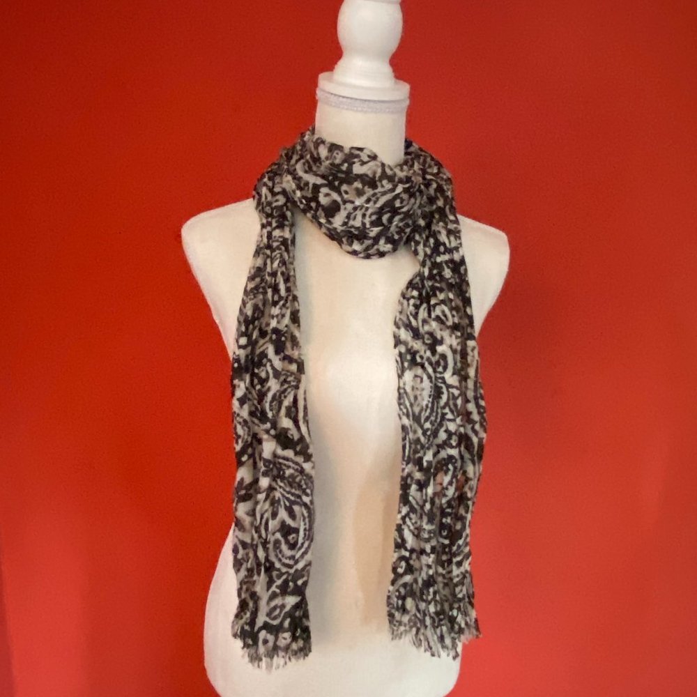 Light weight scarf/wrap